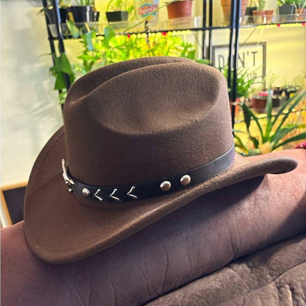 🆕Dark Chocolate Brown Cowboy Hat with Long Horn Skull Band. NWT. - Picture 5 of 8